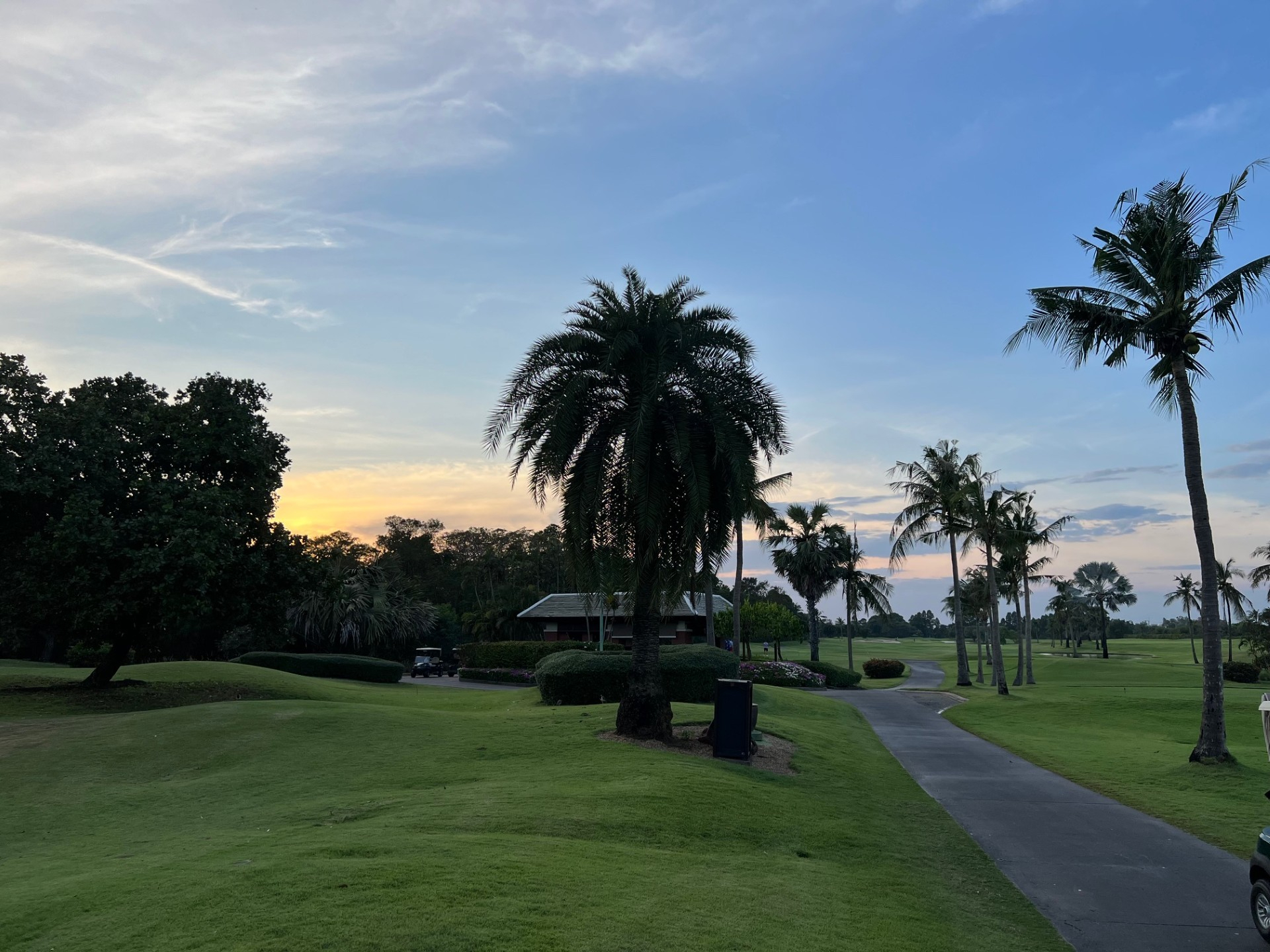 タイのゴルフ場.jpg