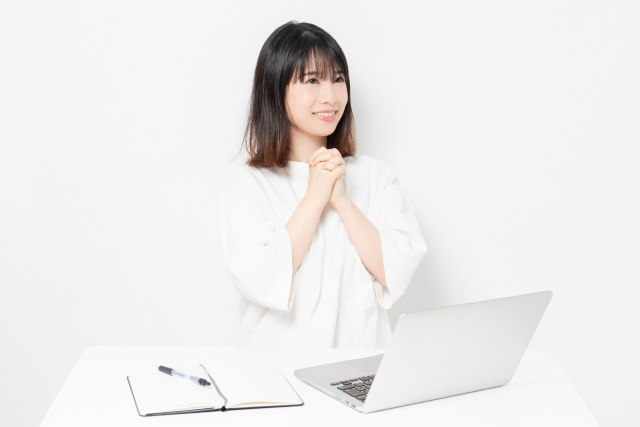 お願い　女性　パソコン　仕事.jpg