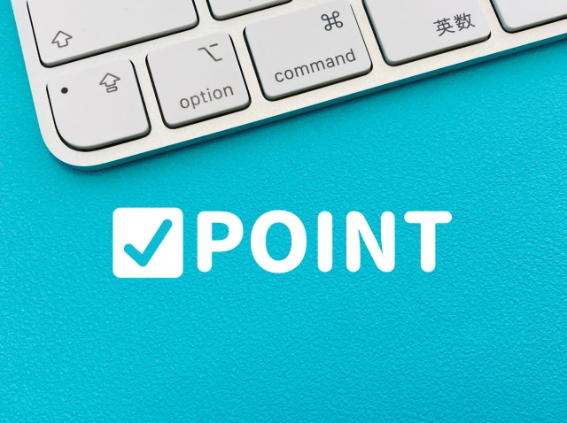 チェックマークとPOINTの文字＋PC.jpg