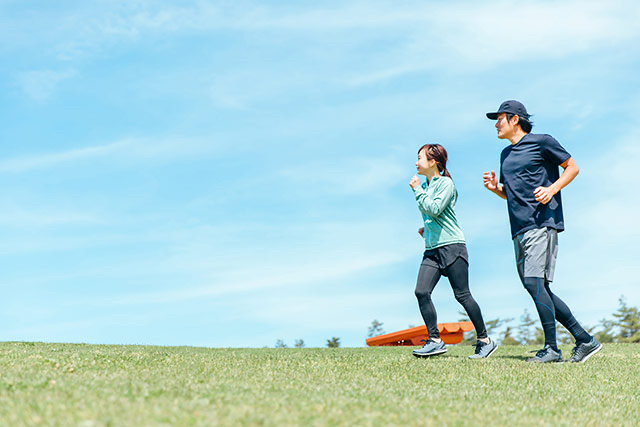 blog-body-9967e540-a8a9-4e2b-981f-38d5e2464175-men-and-women-running.jpg