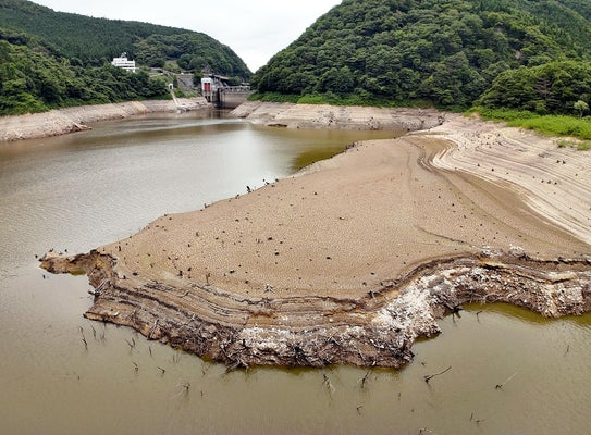 ダム渇水.jpg
