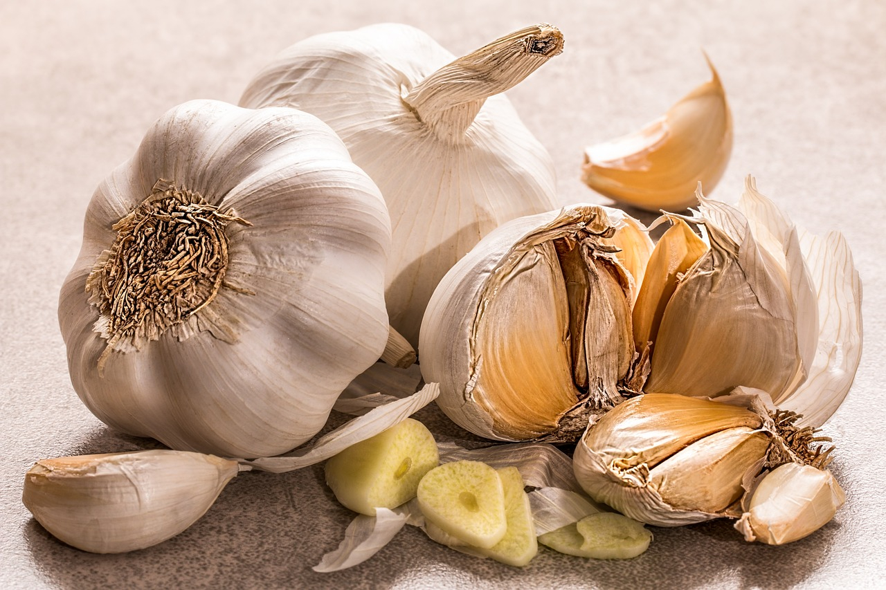 garlic-g2542ad9ea_1280.jpg