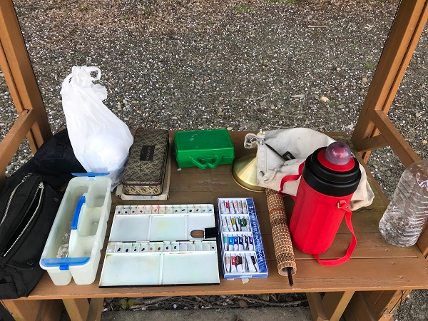 里山スケッチ 持ち物.jpg