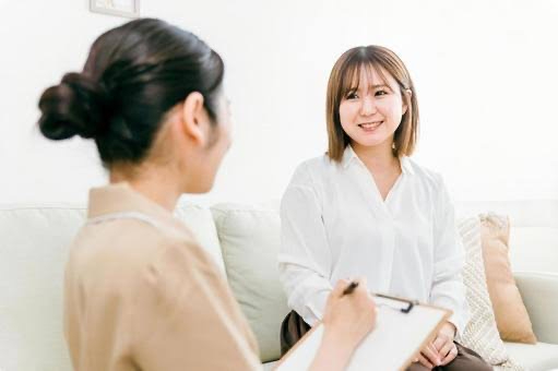 カウンセリング受けている女性.JPG