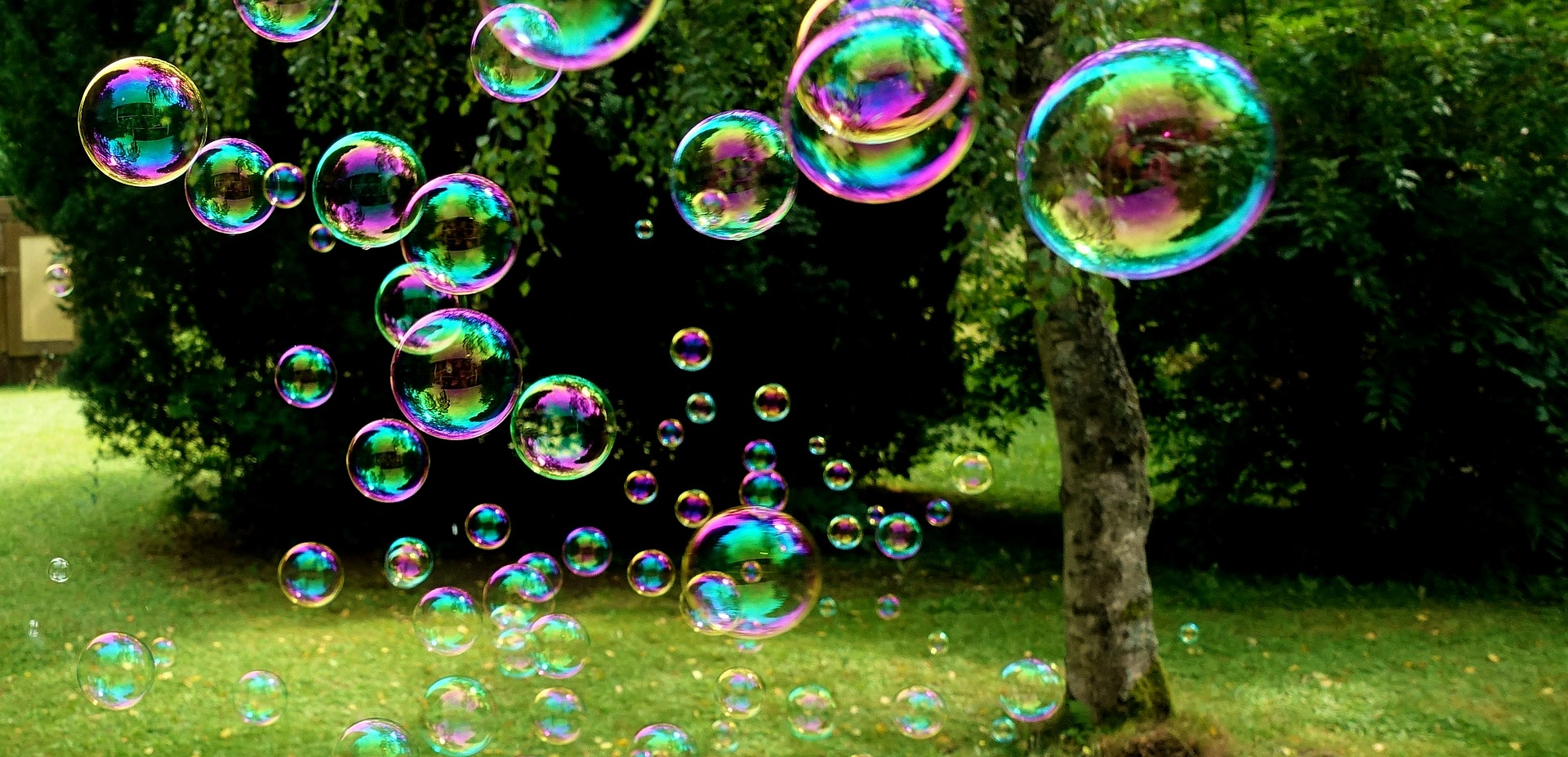 soap-bubbles-3517247_1920.jpg
