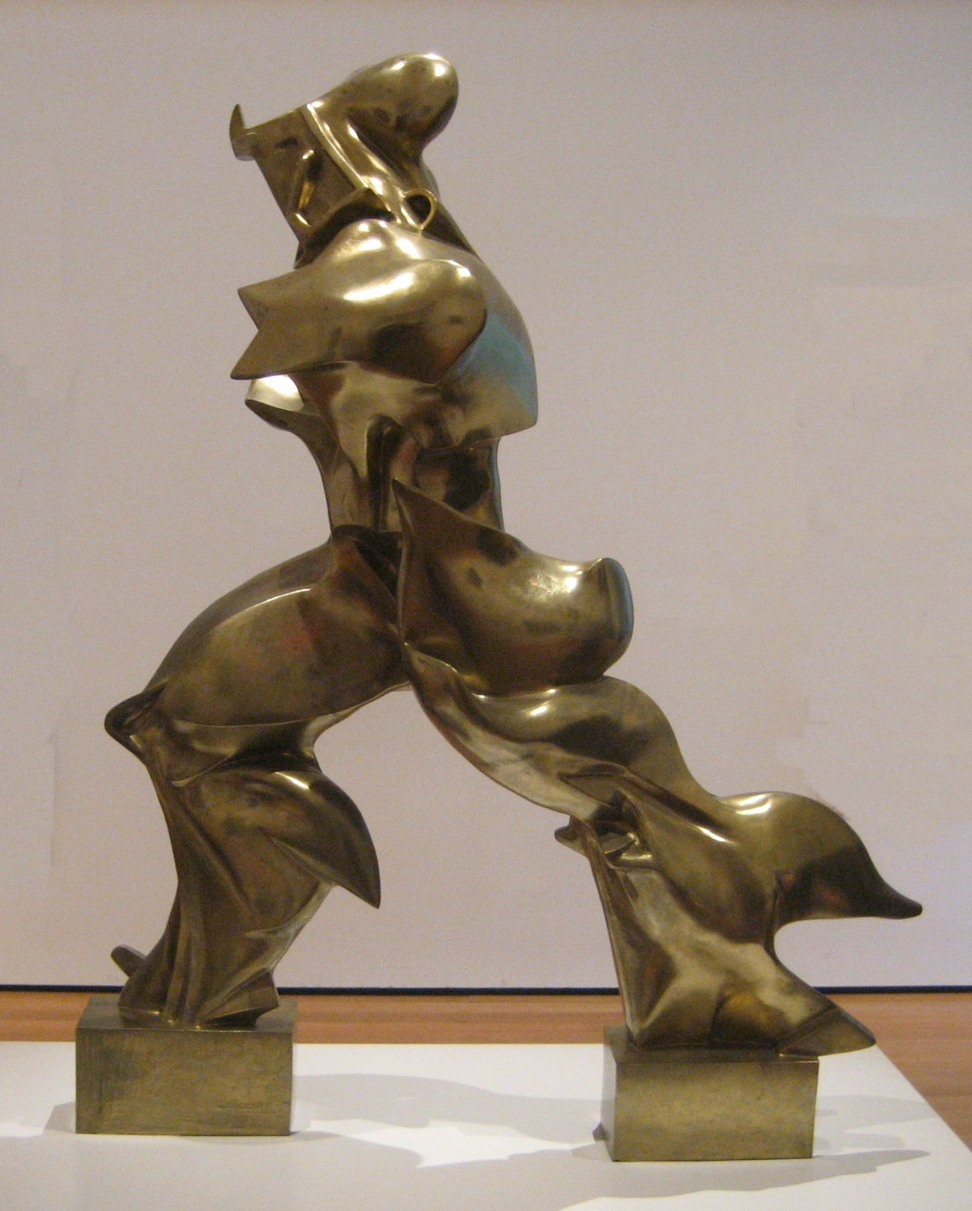 'Unique_Forms_of_Continuity_in_Space',_1913_bronze_by_Umberto_Boccioni - .jpg