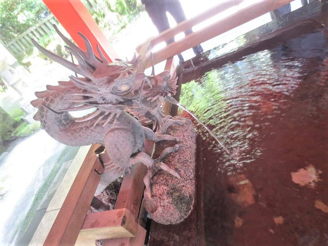 箱根神社_手水舎02.jpg