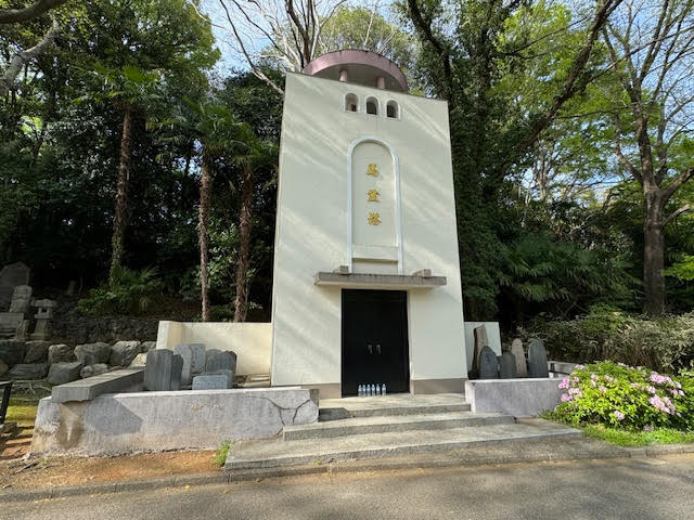 馬霊塔.jpg