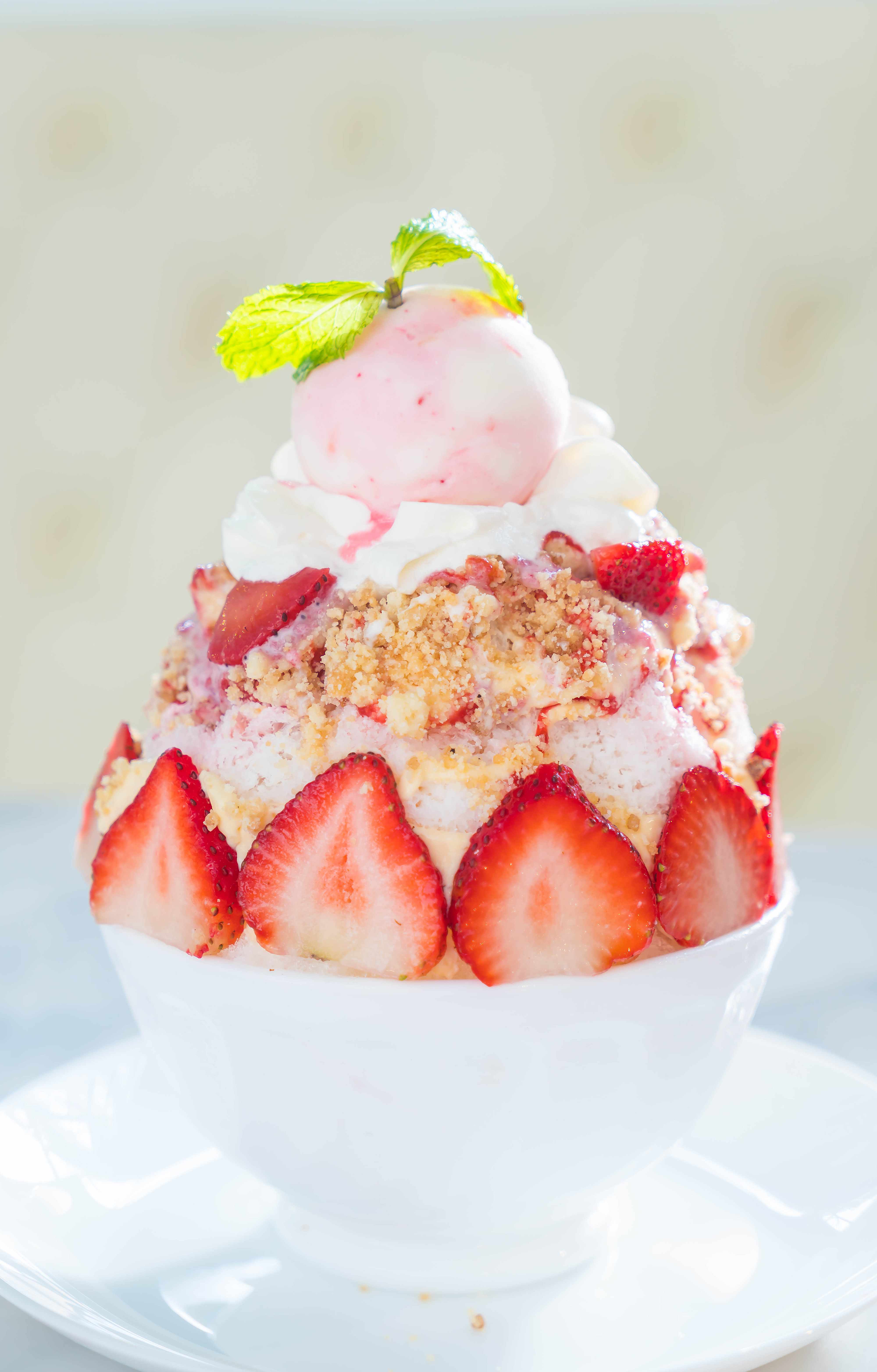 strawberry-crumble-bingsu.jpg