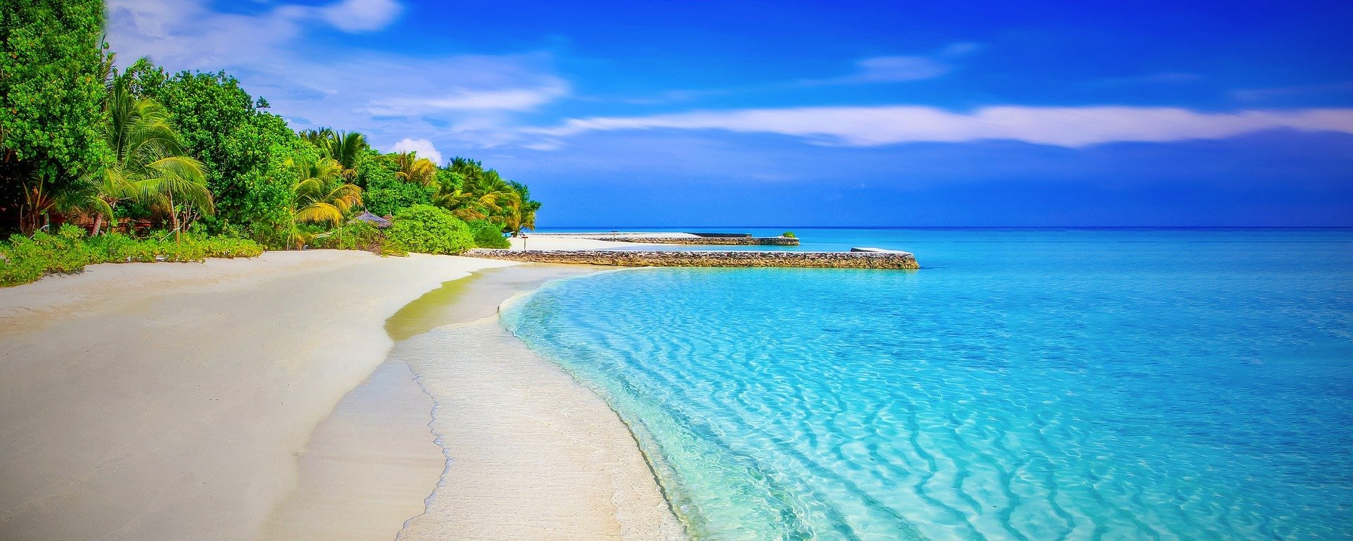 beach-g3baedb9bc_1920.jpg