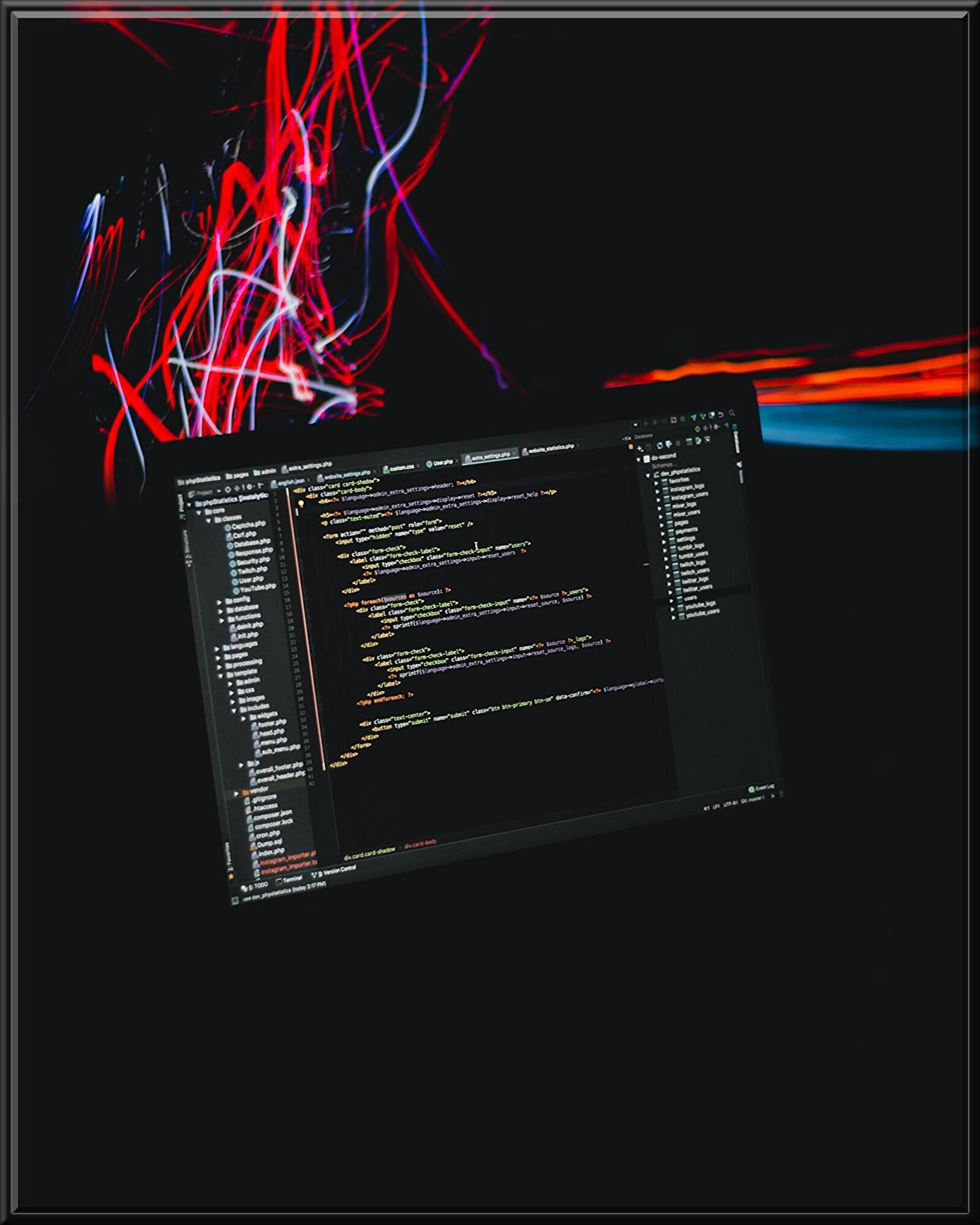 altumcode-oZ61KFUQsus-unsplash.jpg