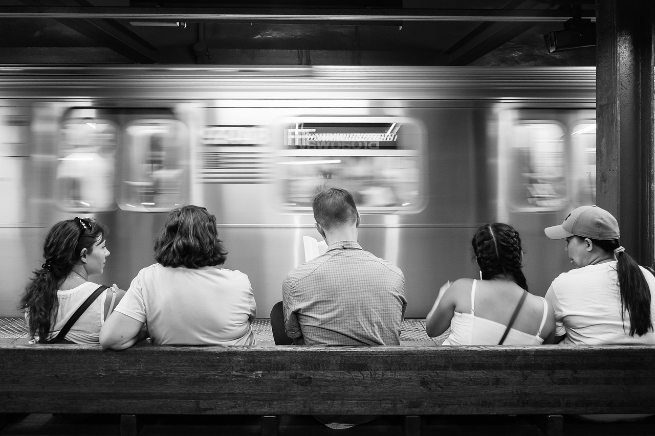subway-g4cc55dcf5_1280.jpg