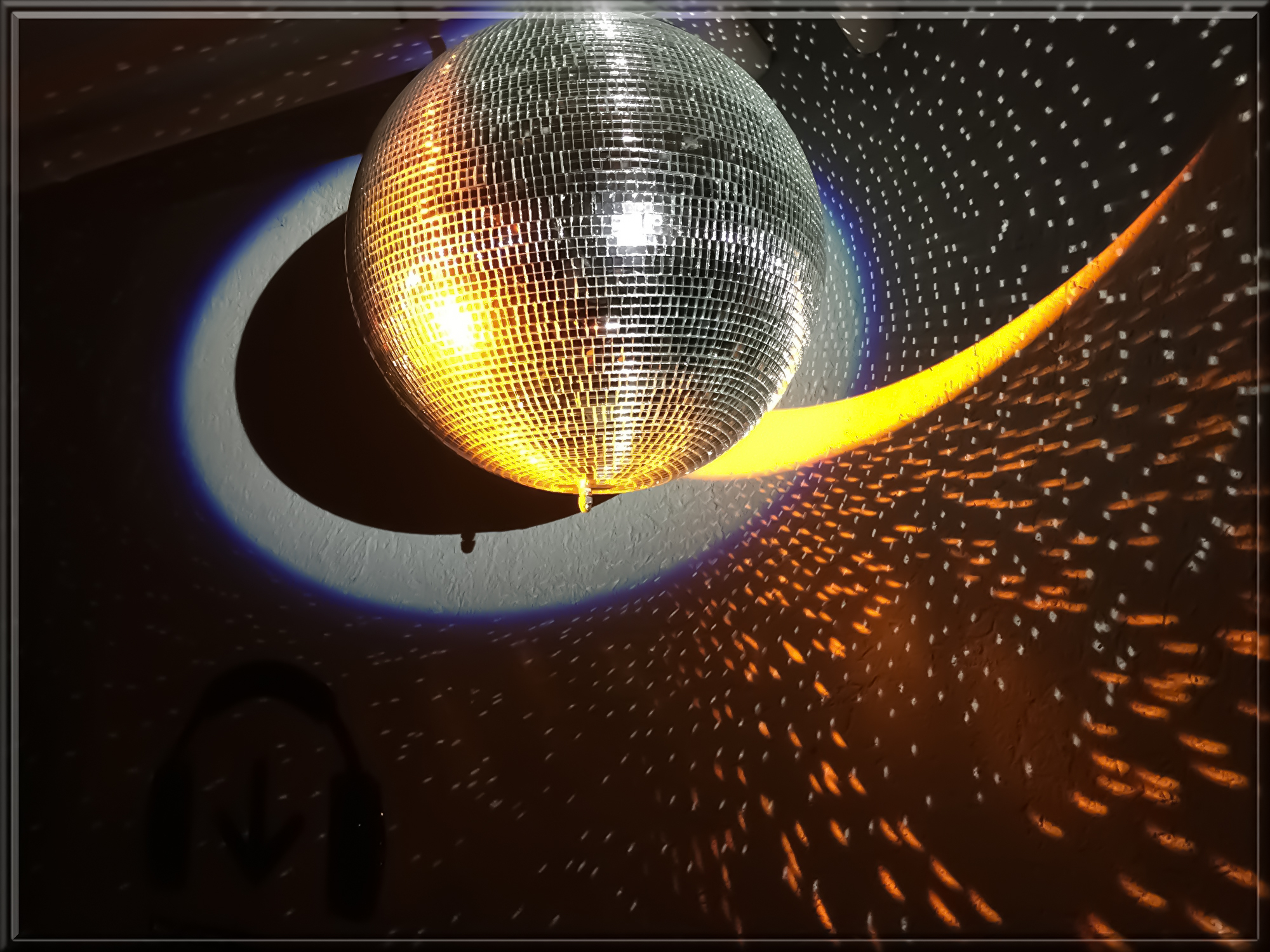 disco-ball-1242894.jpg