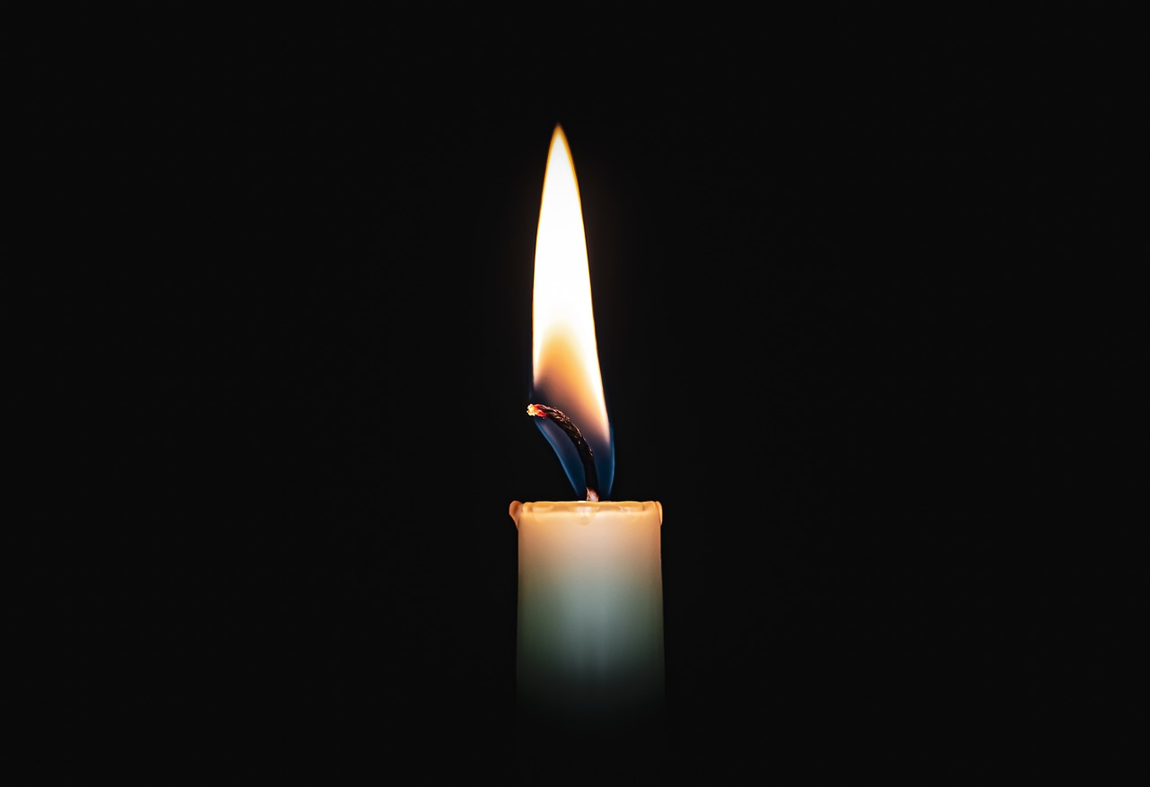candle-6774347_1280.jpg