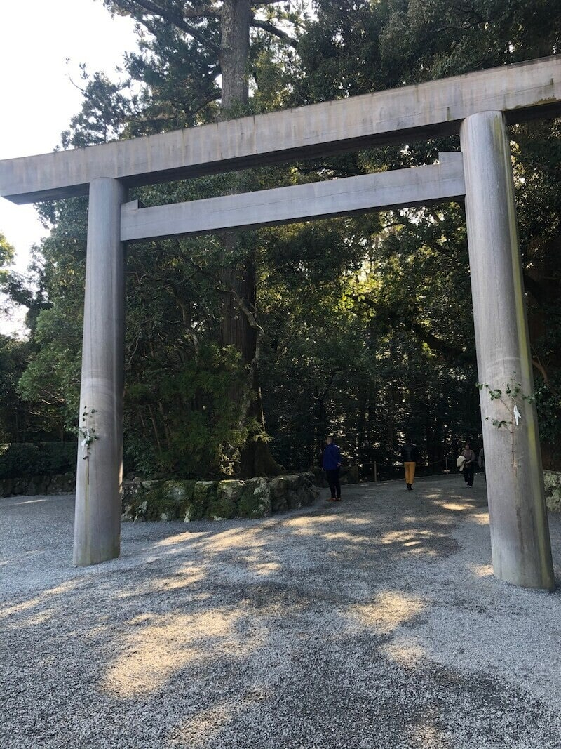伊勢神宮_鳥居.jpg