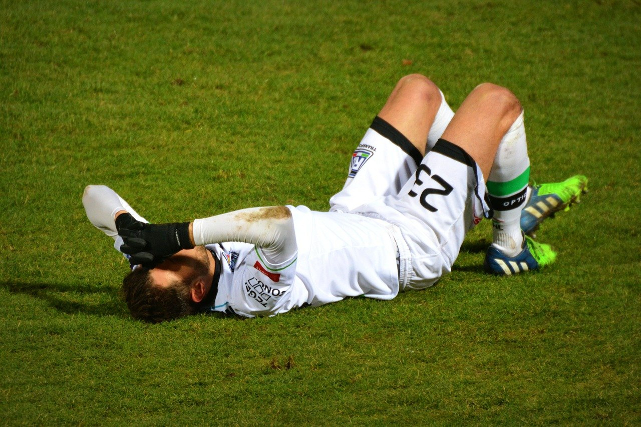 football-g6697ef08b_1280.jpg
