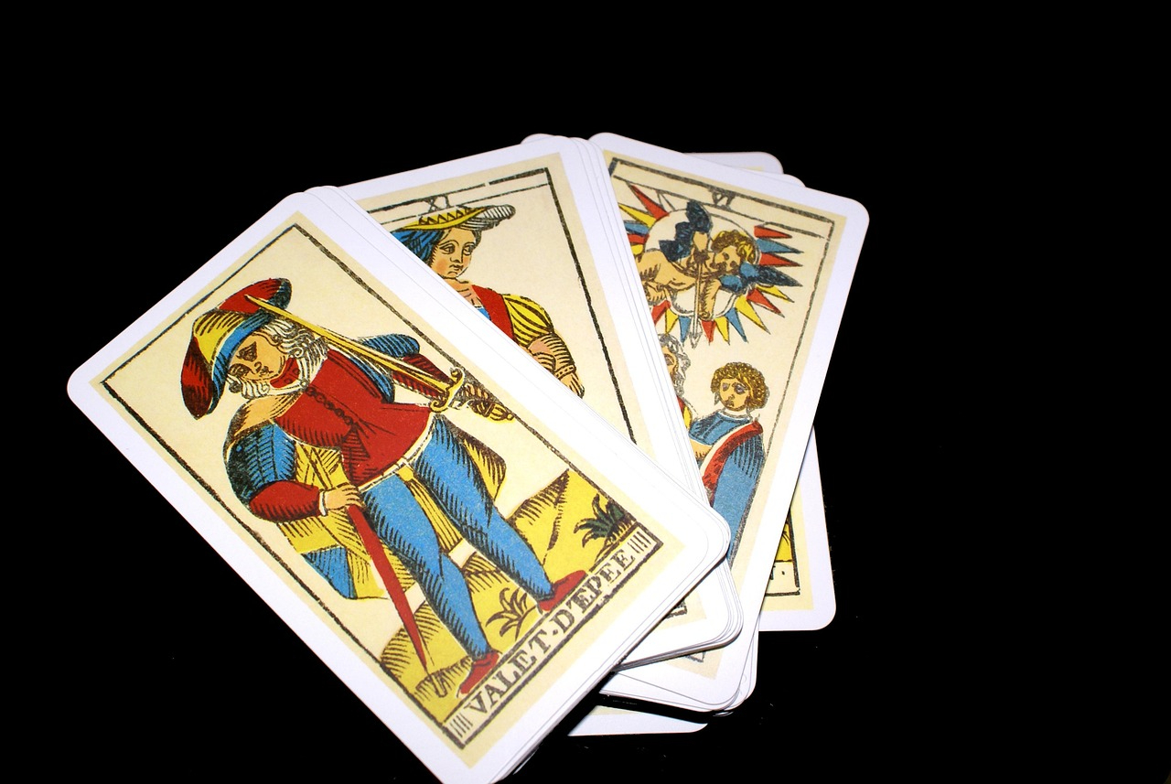 tarot-cards-793250_1280.jpg
