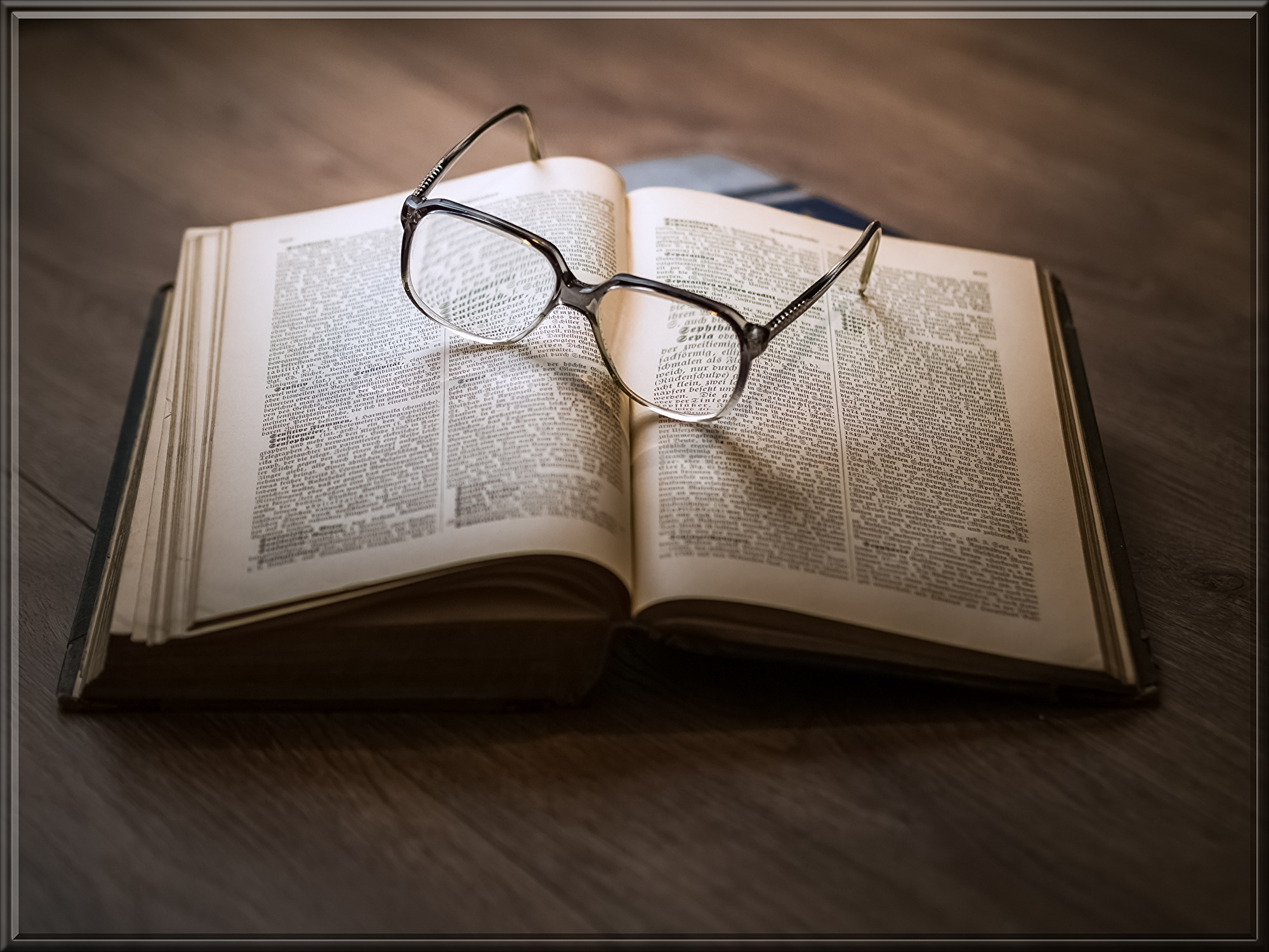 glasses-1052010.jpg