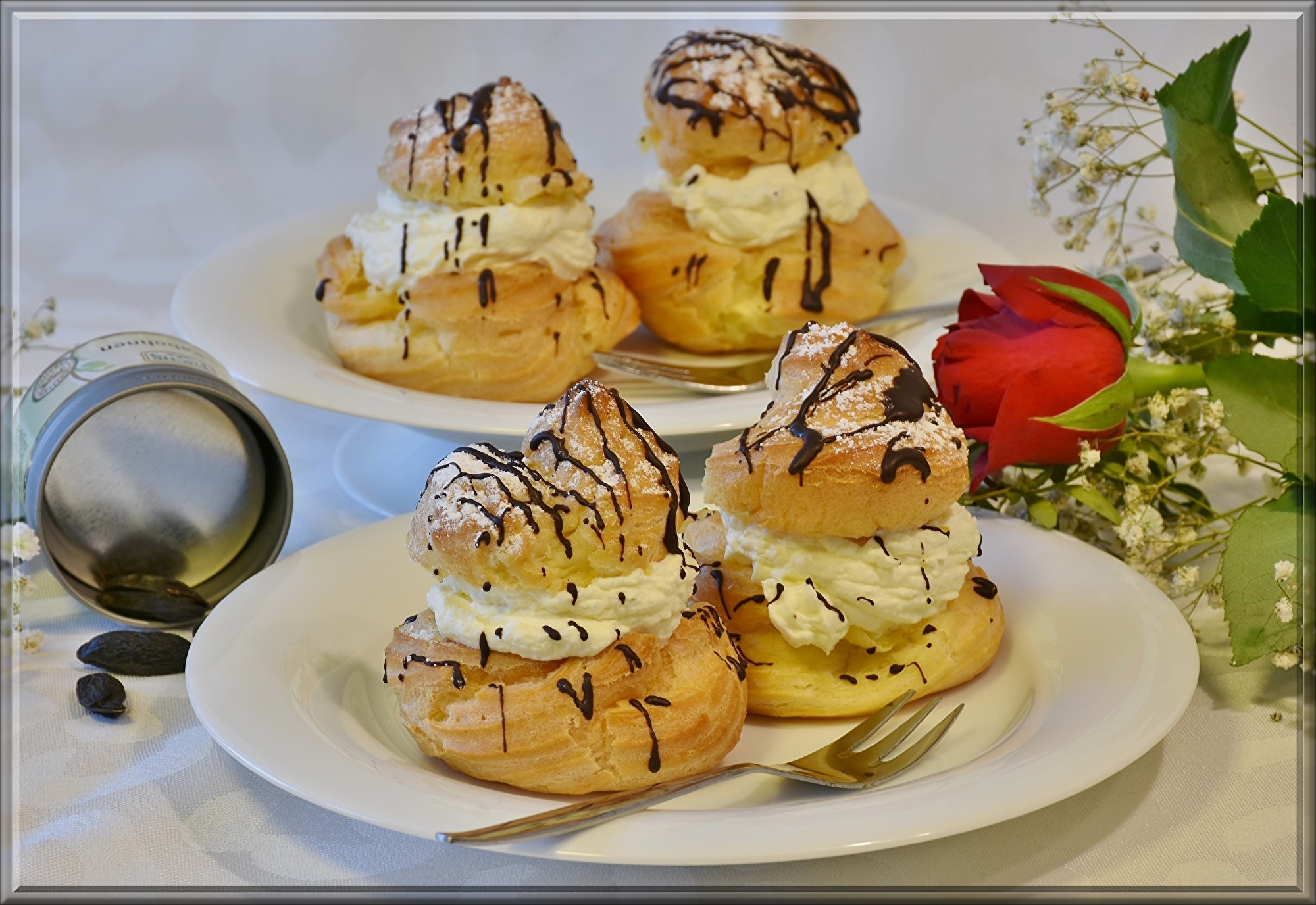 cakes-3032323.jpg