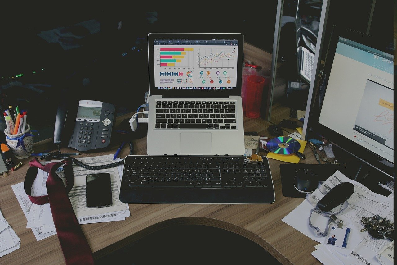 macbook-4405984_1280.jpg