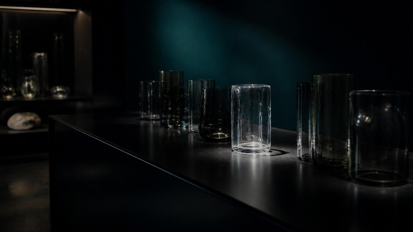 02-losing-outline-glass-vessels.png