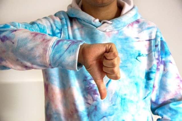 thumbs-down-6110175_640.jpg