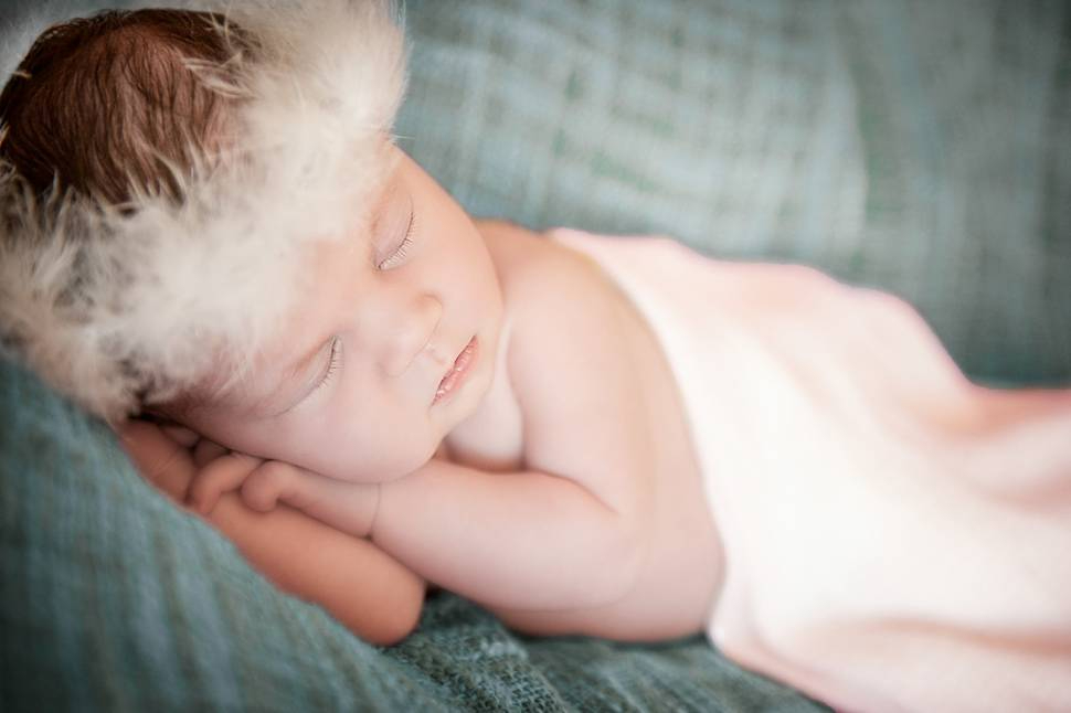 photo-baby-sofa-sleeping-beautiful.jpg