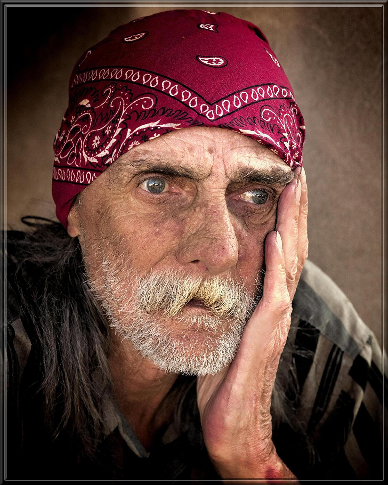 homeless-845711.jpg