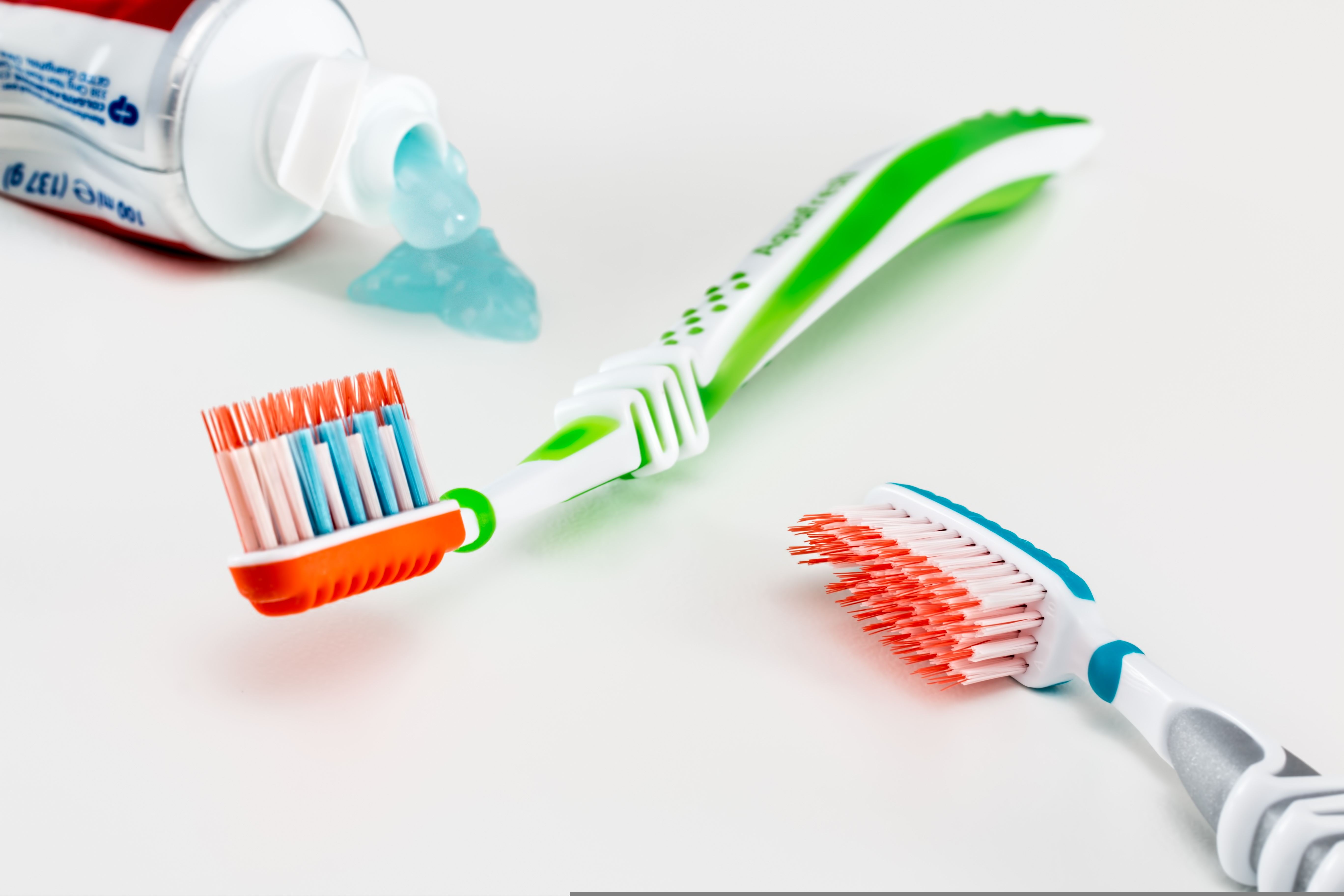 toothbrush-3191097.jpg
