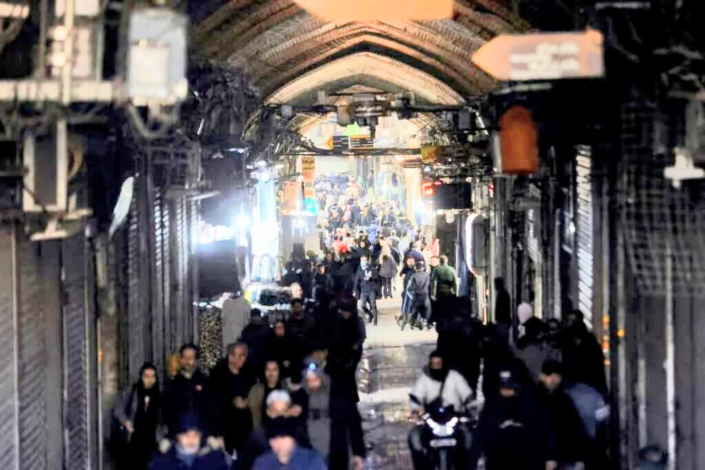 79圖為2025年12月30日伊朗德黑蘭商店街僅零星商家開門營業~3 - コピー.jpg