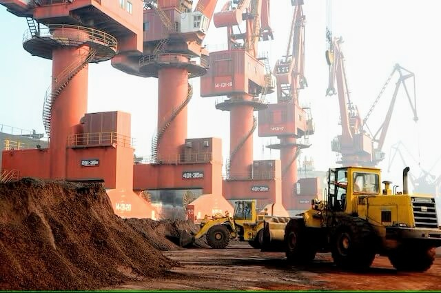 82中國江蘇省連雲港市一處港口運送稀土出口 - コピー.jpg