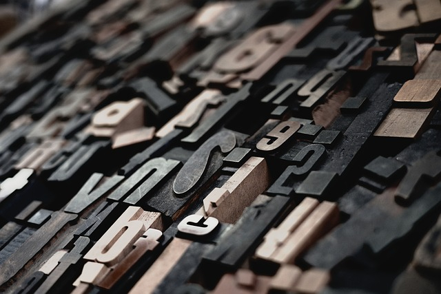 alphabets-1839737_640.jpg