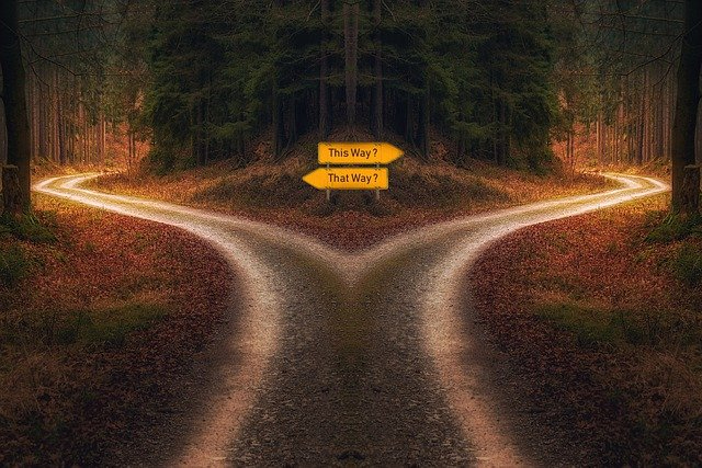 decision-g754745eb7_640.jpg