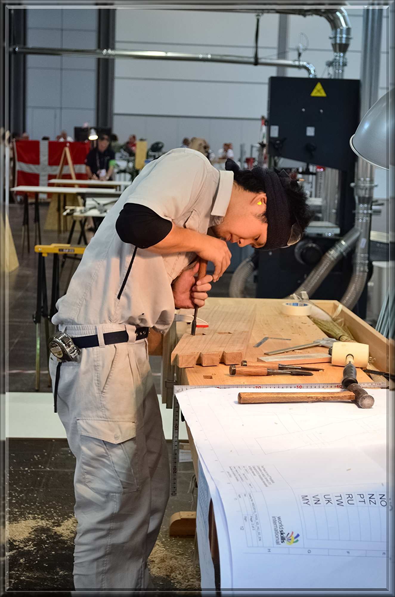 workers-833578.jpg