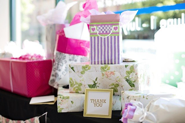 gifts-2447537_640.jpg