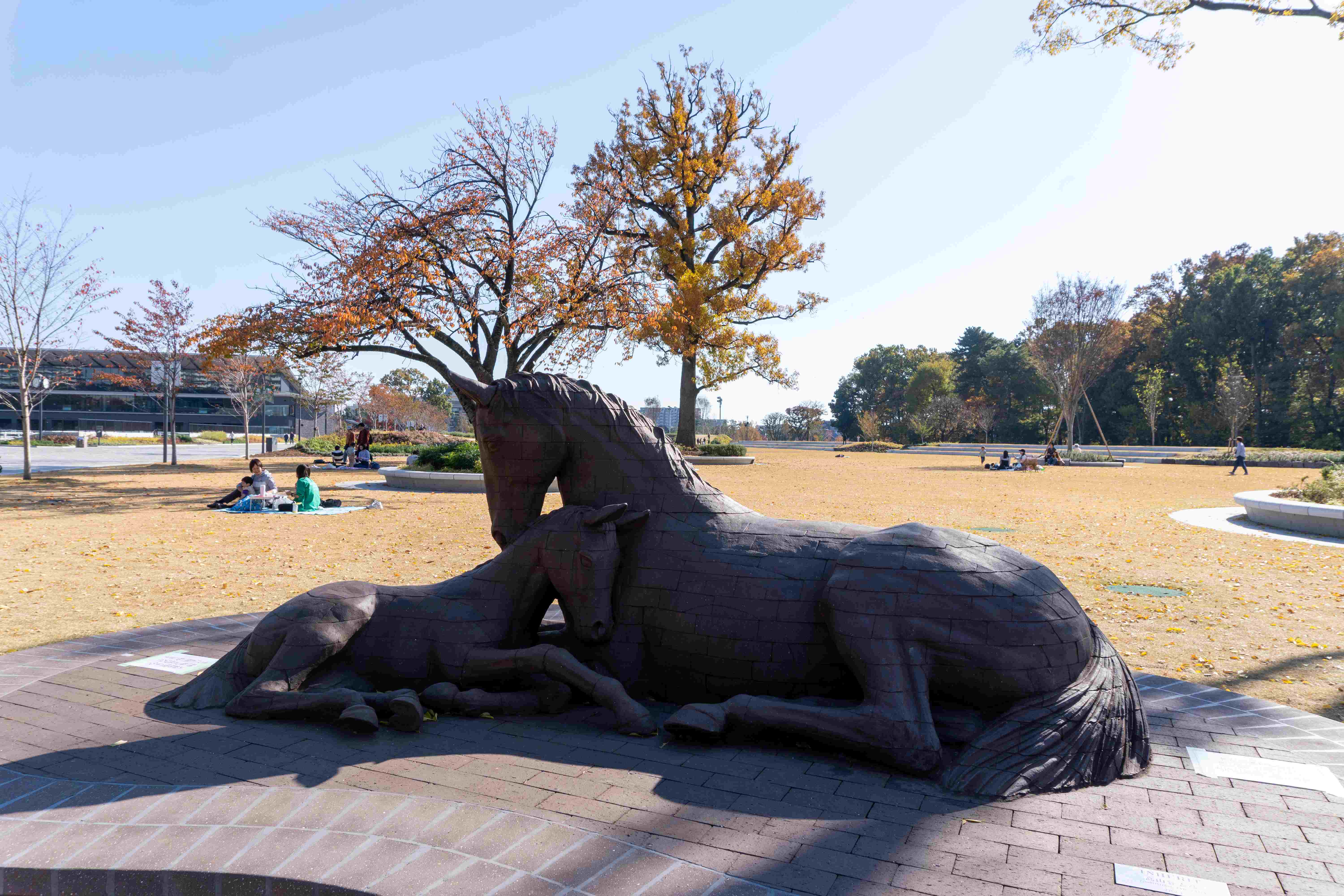 馬事公苑　馬の親子像　11月.jpg