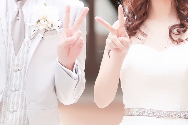 女性　男性　結婚　花嫁花婿.jpg