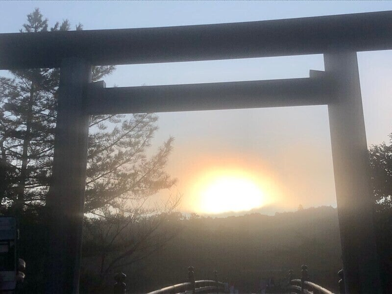 伊勢神宮_ご来光後.jpg
