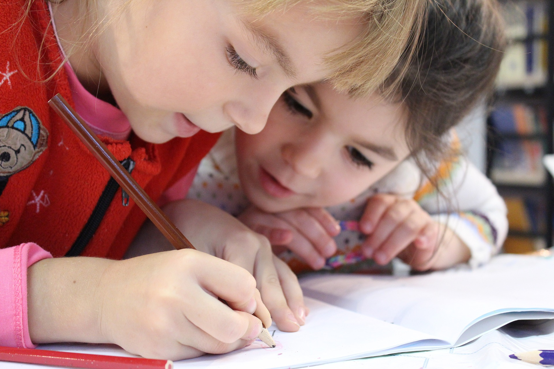 kids-g5b15eba66_1920.jpg