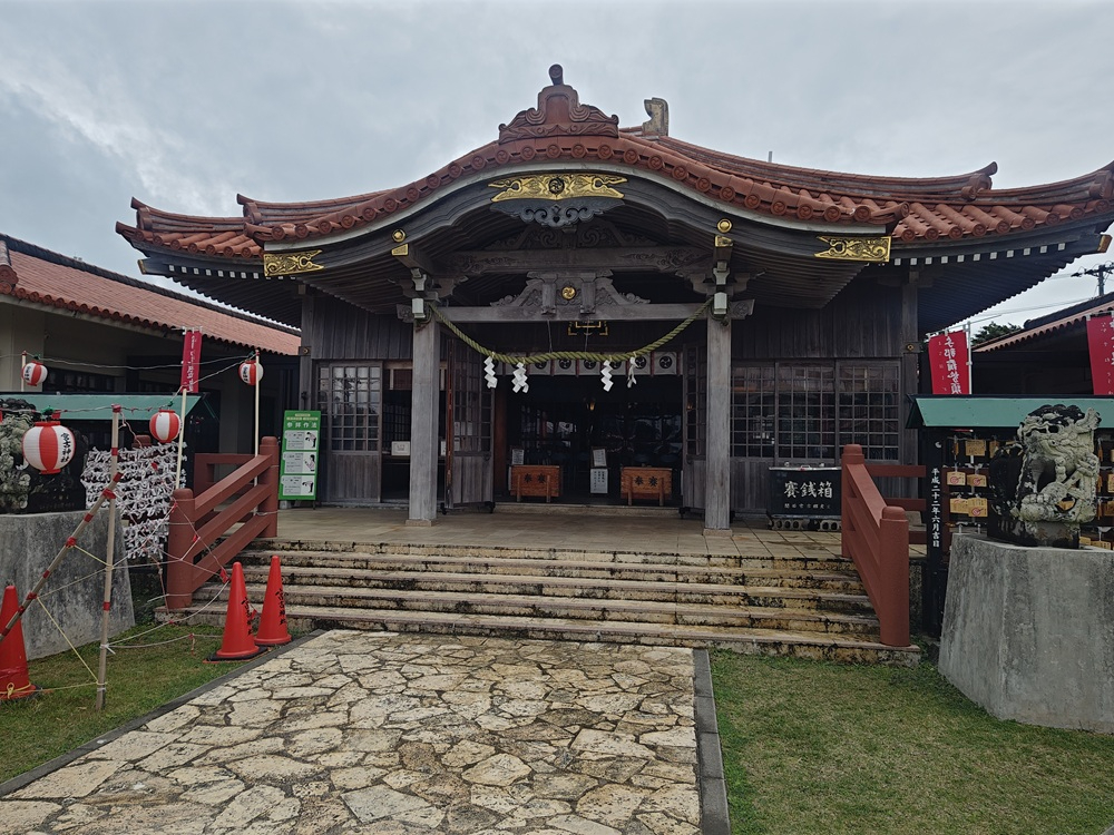 宮古神社（〒906-0012 沖縄県宮古島市平良西里５−１.JPG