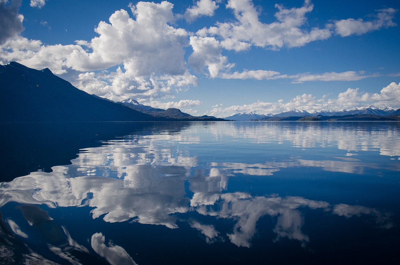 lake-430508_1280.jpg