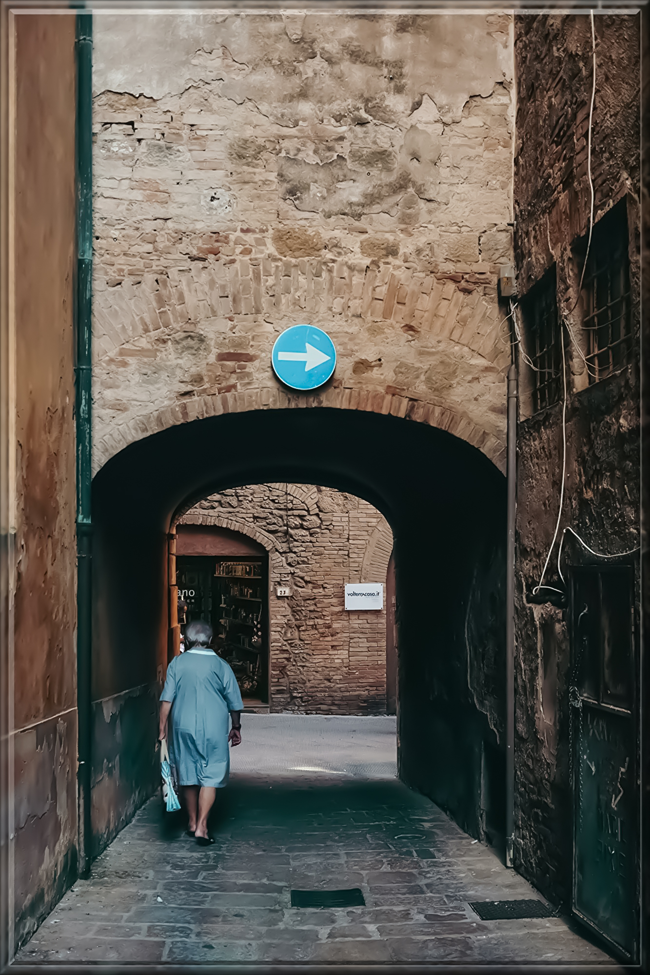 cristina-gottardi-QvEyMN3IfLE-unsplash.jpg