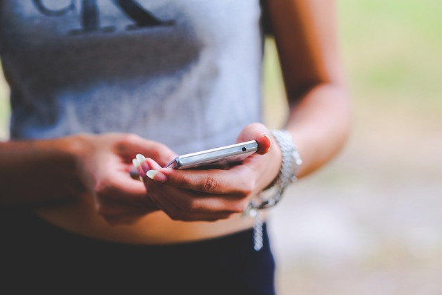 cell-phone-791365_640.jpg