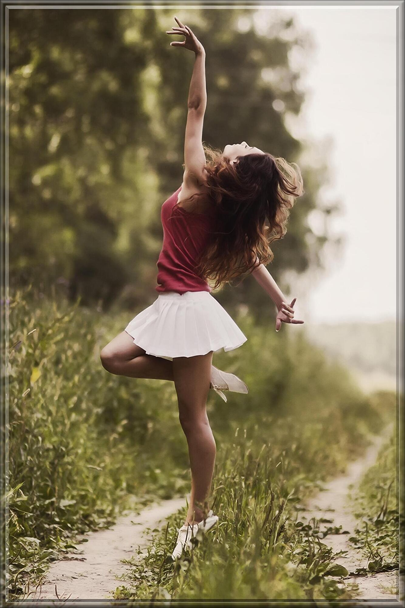 girl-1258727.jpg