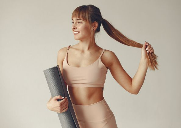 トレーニングマット美女.jpg