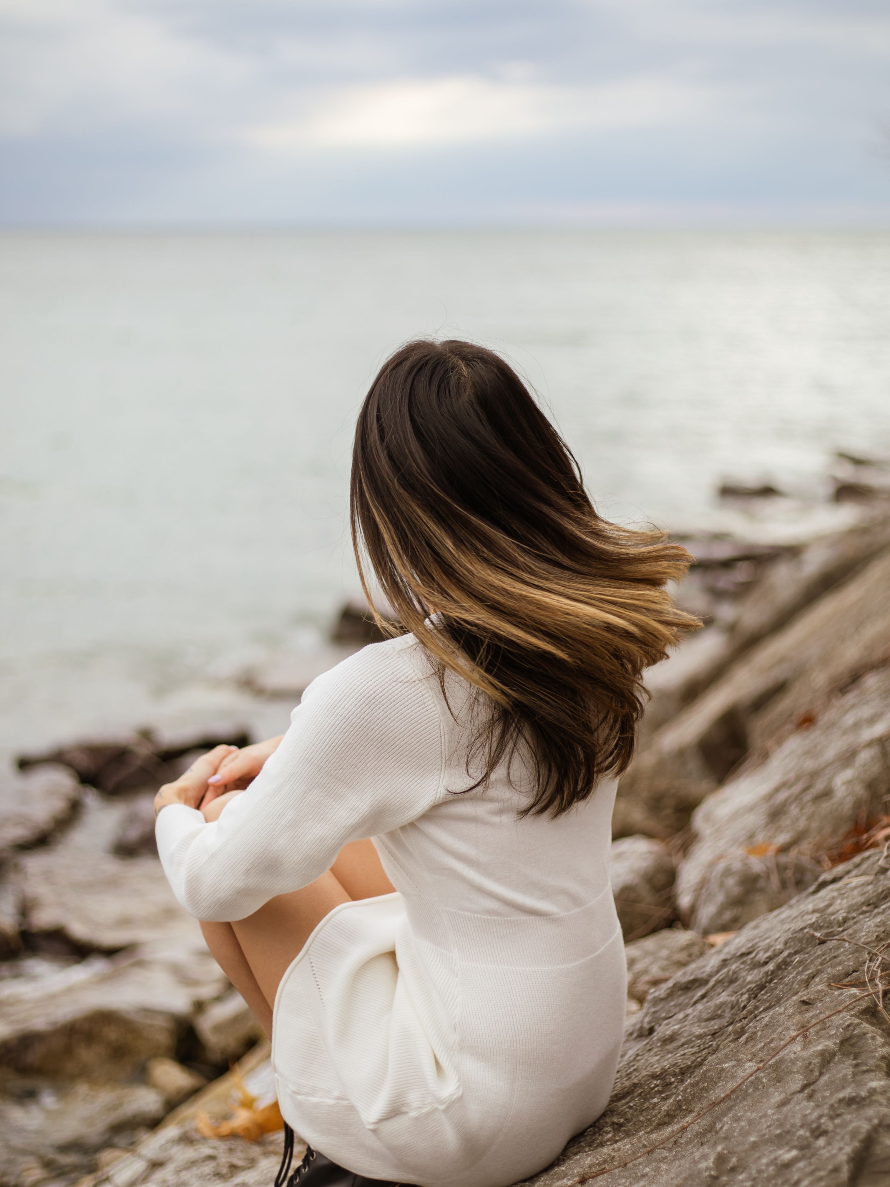 彼の気持ちがわからなくて自信がなくなることは、誰にでも起こり得ることです。関係を築く上で、相手の感情を理解するのは簡単なことではありません。しかし、自分を責 (47).jpg