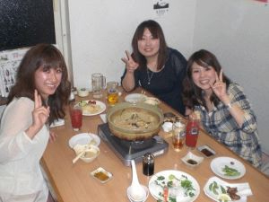 居酒屋の女性客.jpg