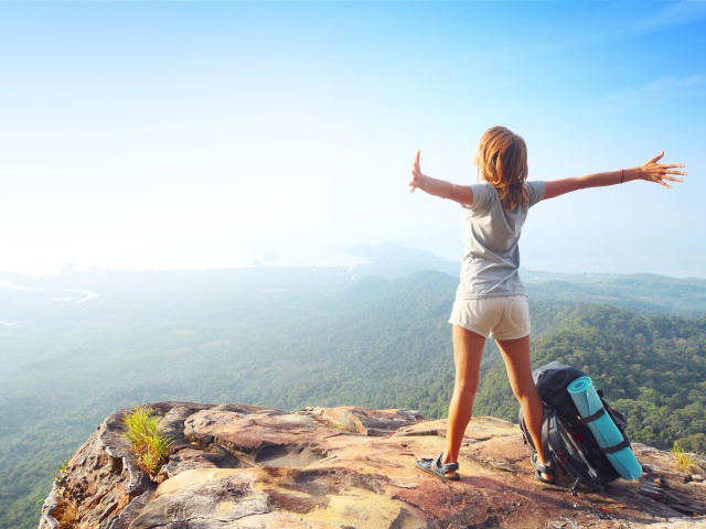 Backpacker-tourist-girl-640x480.jpg