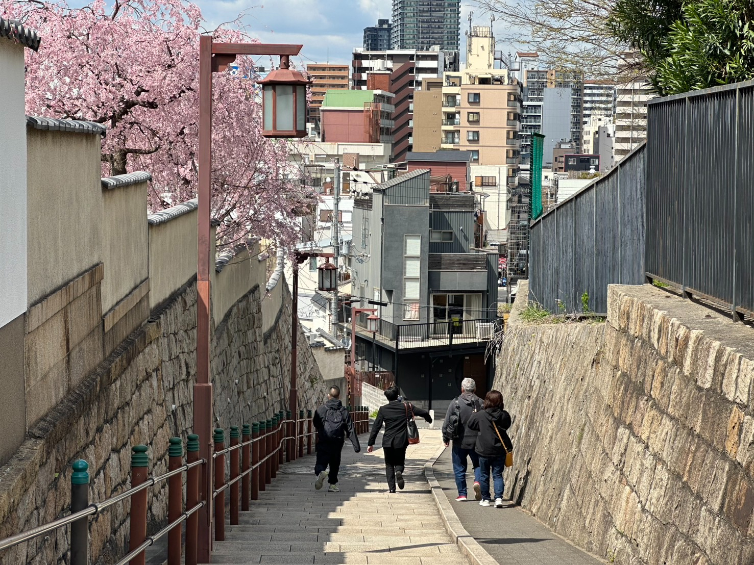 S__58990634_0.jpg
