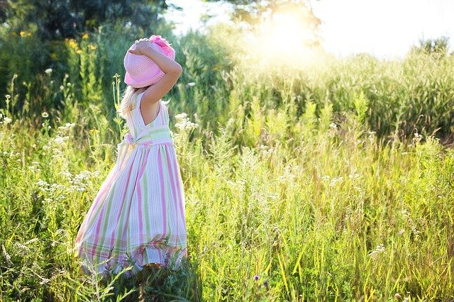 little-girl-2516582_640 (1).jpg